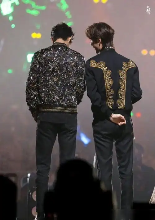 肖战王一博再同台对粉丝来说就是一场盛大的重逢