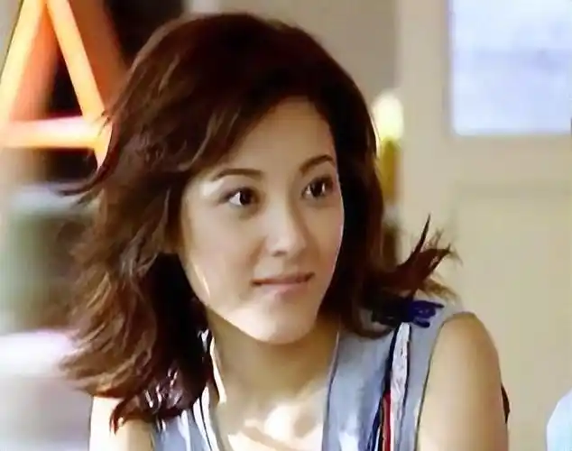 真正让她火起来的,要数她和陆毅合作的《男才女貌》中,恶毒女二的角色