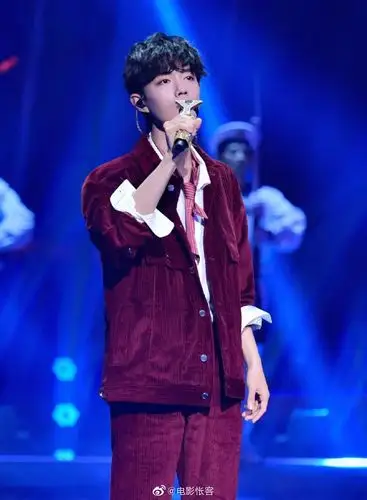 肖战《我们的歌》三套造型合集_高清图集_新浪网