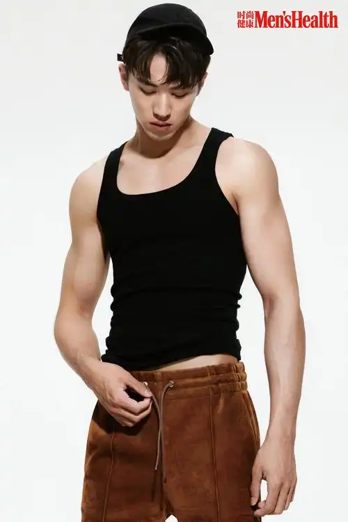 《男士健康》十四周年刊 : #许魏洲# 英俊少年荷尔蒙爆棚,肱二头肌