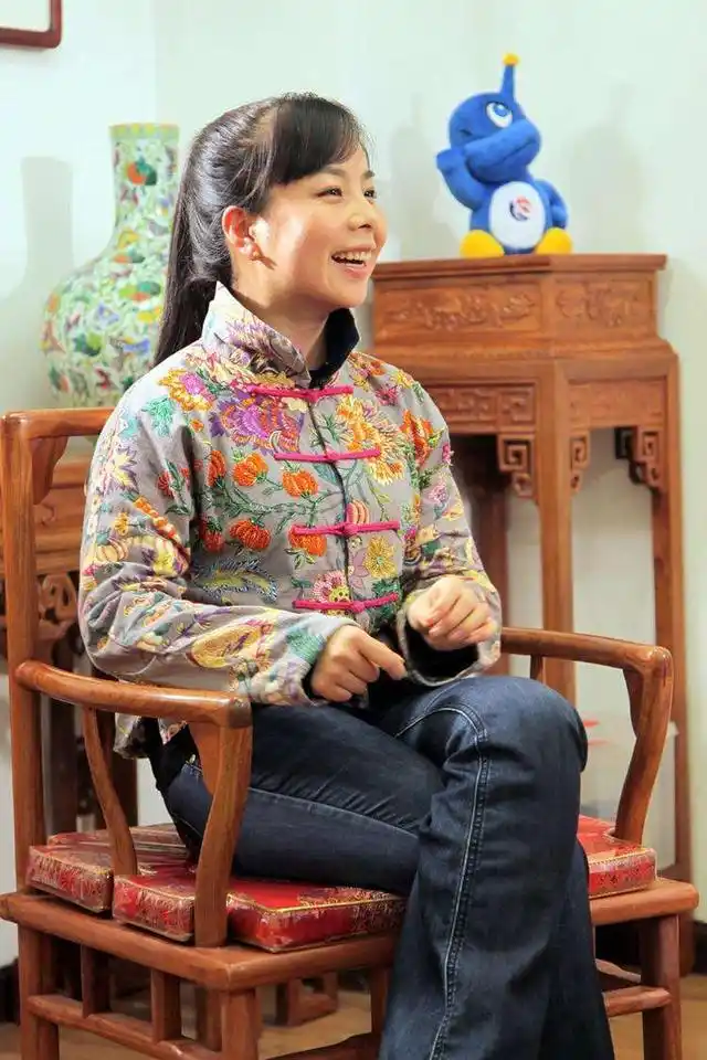 王二妮携新歌《新年到》向全国观众拜年啦