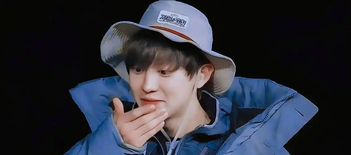 exo朴灿烈最新物料:啤酒肚馒头脸,粉丝还昧着良心夸可爱_网友_图片