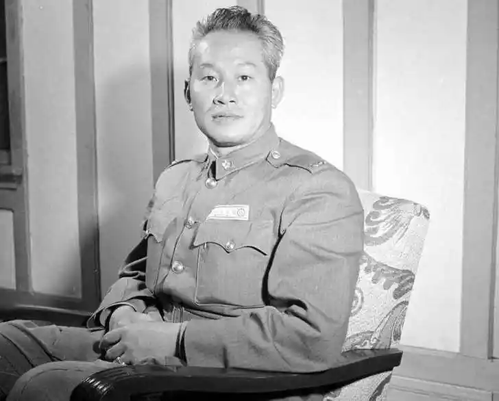 "瘦将军"周希汉:8岁会抽烟,15岁参军,曾毙俘9中将55少将