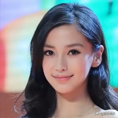 angelababy晒全家福庆生7岁小海绵暴风抽高手牵外公好暖心