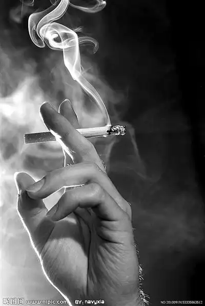 如果你不抽烟,好意思跟着休息?     我吸烟的历史相当长了.