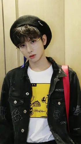 手机壁纸郑繁星