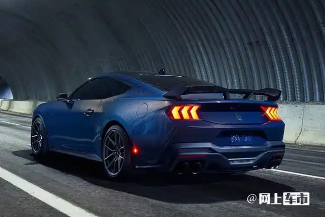 福特野马高性能版11月6日首秀搭5.0l v8引擎-图3