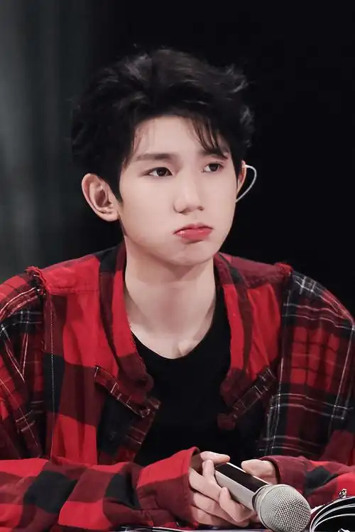 王源 壁纸 可爱 帅 锁屏 头像 明星