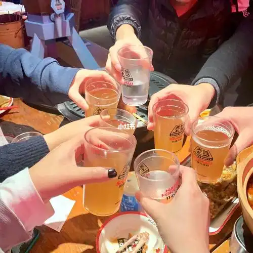 常常酒酒饭局聚会喝酒酒吧