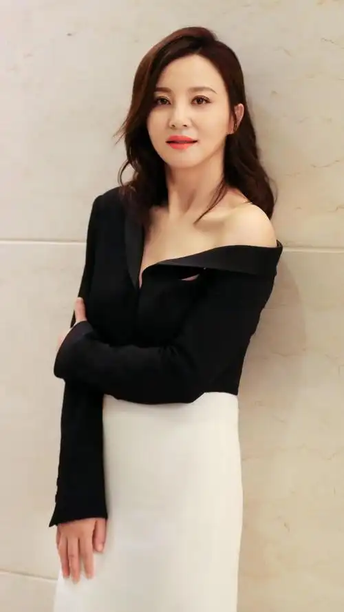 美女明星大陶虹:三料影后,典雅大方!