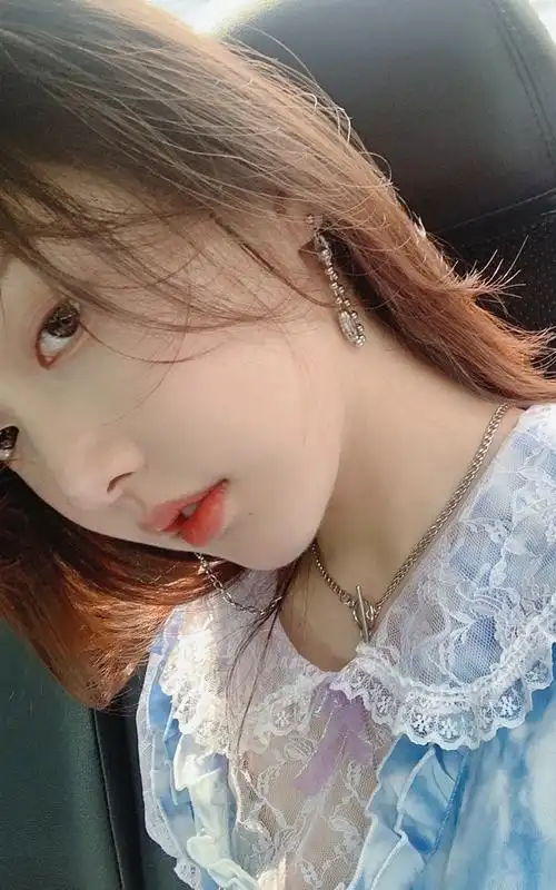 姜贞羽白皙肌肤性感自拍照图片67