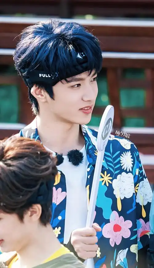 刘耀文全员加速中