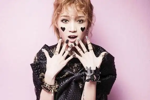 权志龙和孟佳什么关系对于李胜利的事情非常清楚