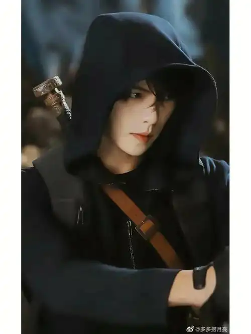 沙海就注意到了他,但是终极笔记播出时我才开始正式了解到他,以前不