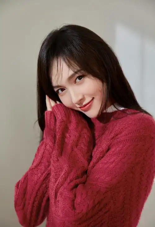 简介:演员唐嫣时尚造型性感写真,分享一组唐嫣图片给大家,图中的明星