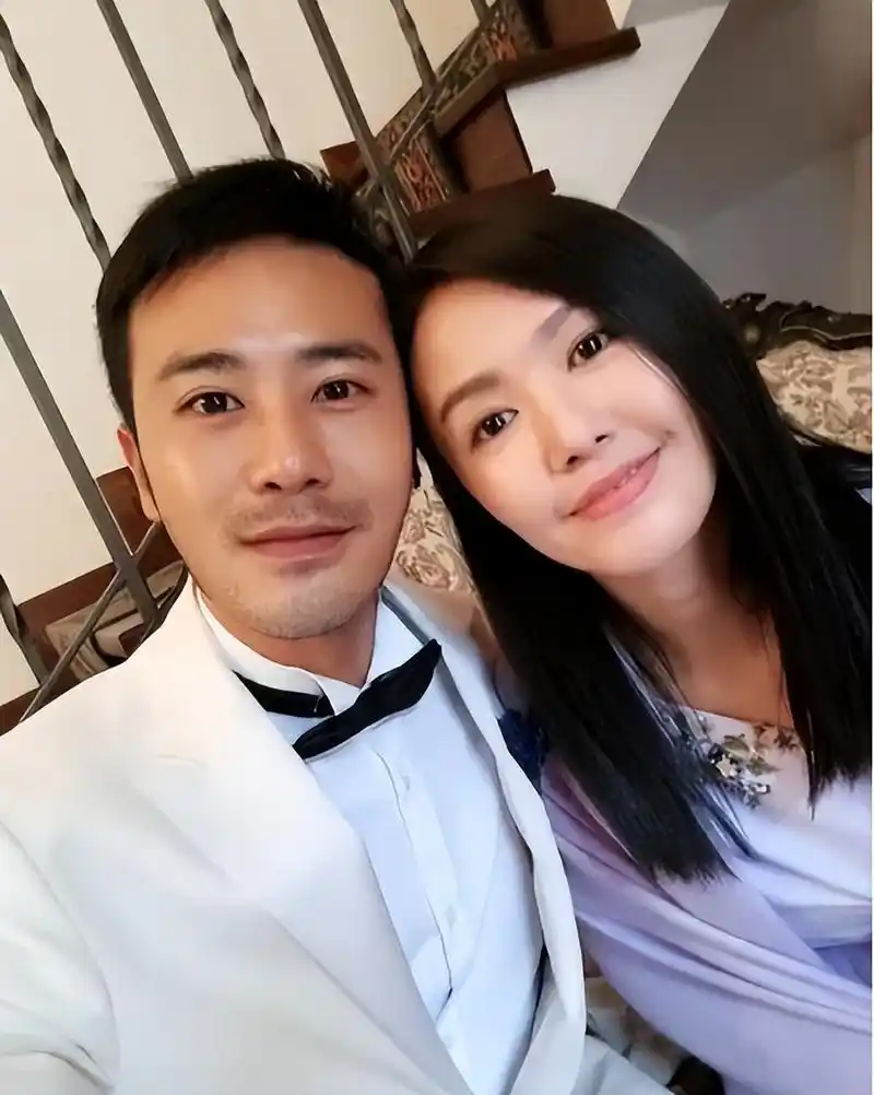 回溯:与摇滚女神谭维维结婚,育有一儿一女,家庭幸福美满