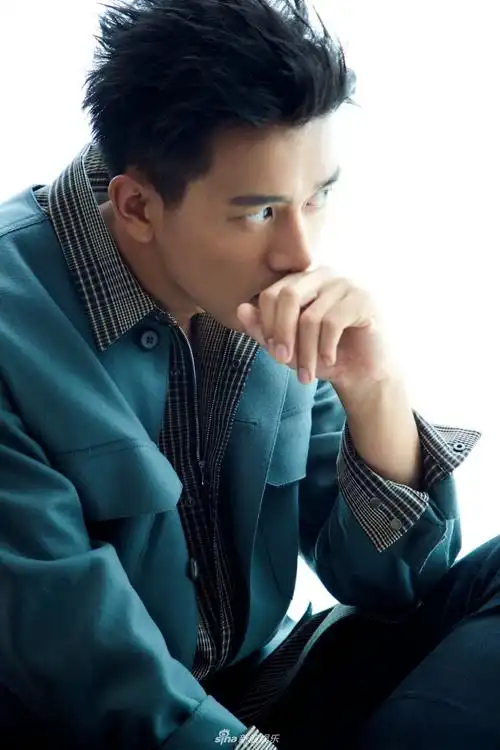 组图:你的新男友已上线 高颜值李现浴缸撩妹