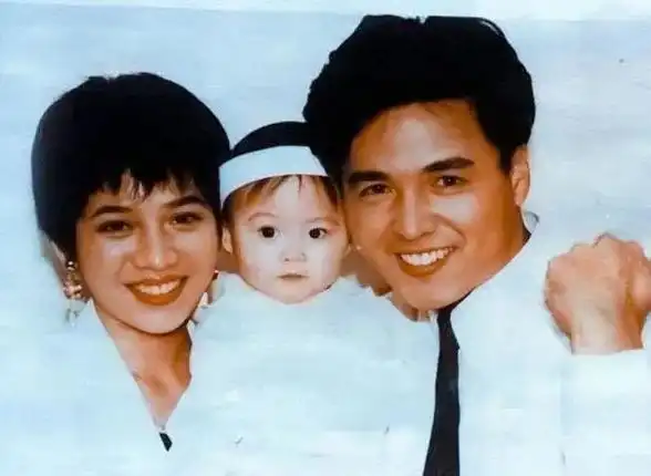 张庭老公前妻子 张庭老公的前妻的近照张庭夫妇彻底凉了,前妻儿子发文