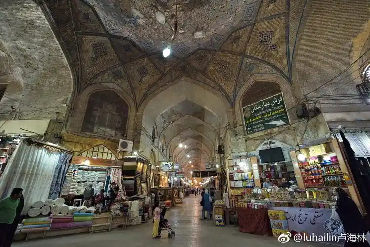 詏拉子傳統大集市像中世纪的迷宫,商品琳琅漨目,有著濃郁的波斯飈情