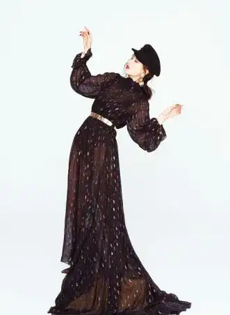 李嘉格首张专辑《奇妙她》撞档上线