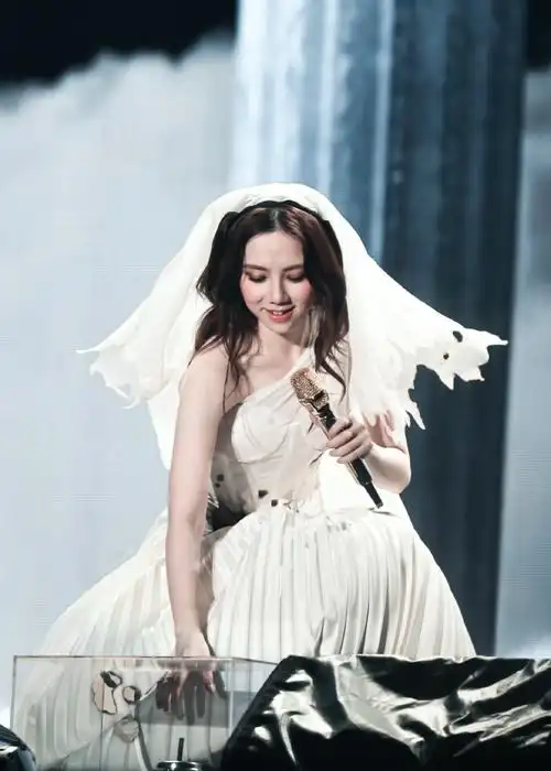 邓紫棋iamgloria世界巡回演唱会