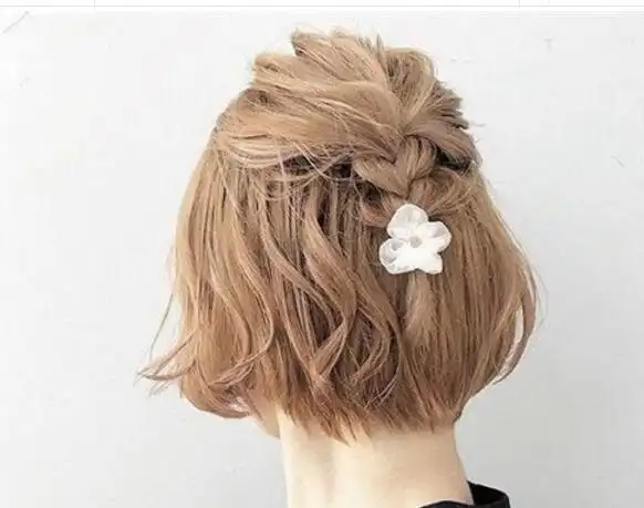 女生短发半编发发型图片_编发发型_西子美发网