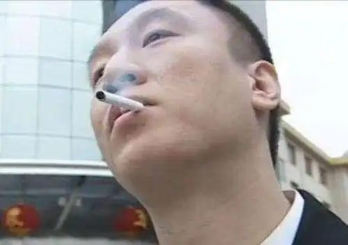 同样是演痞子前4位只能算模仿最后一位隔着屏幕都让人害怕