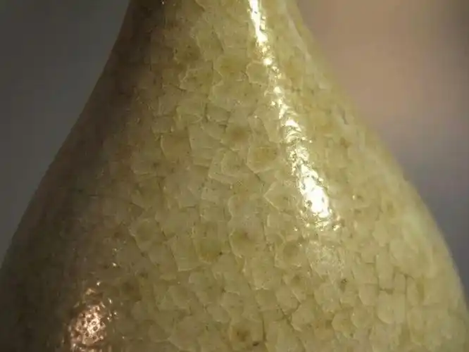 宋瓷欣赏:宋代月白釉鱼鳞开片纹汝窑