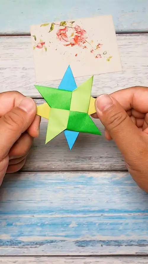 手工折纸会变形的小飞镖好玩不伤人