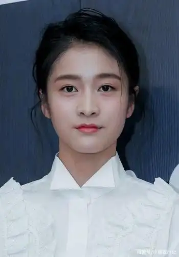 图一是女神张雪迎美照,妆容精致"好耐看"!