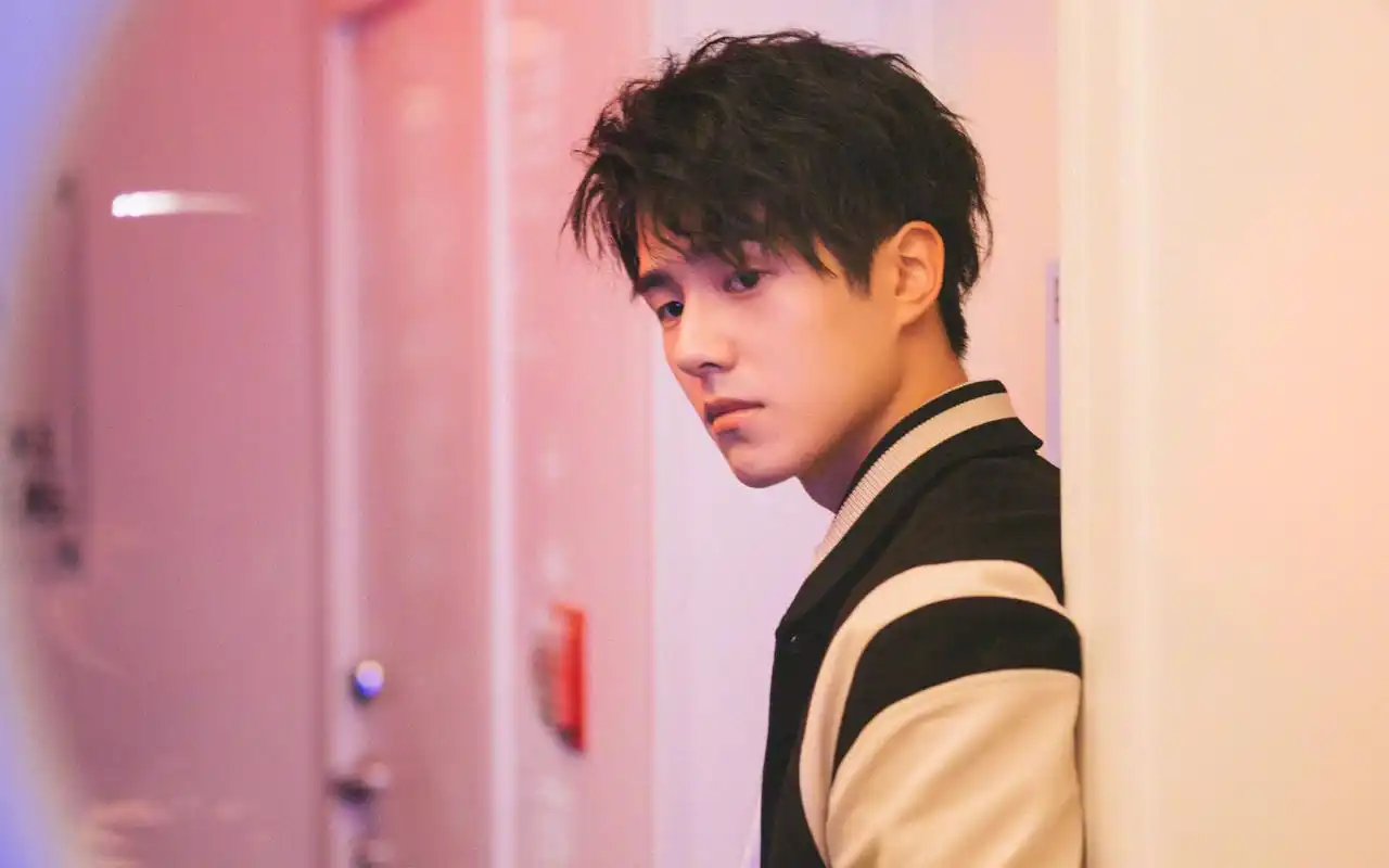 刘昊然时尚写真高清电脑桌面壁纸