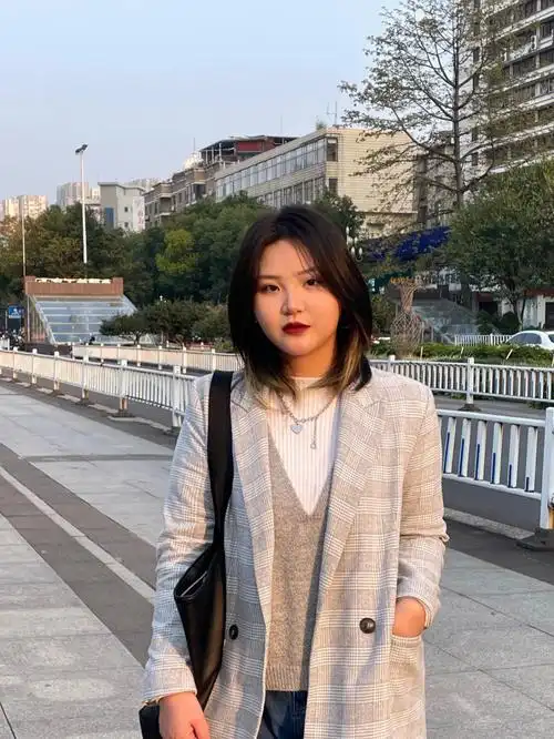 140斤胖mm肉脸菱形短发发型推荐