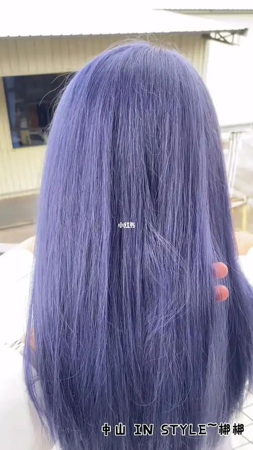 一款有质感的蓝紫蓝紫的发色显气质又显白