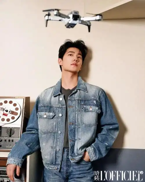 人气男星杨洋最新帅气封面写真!