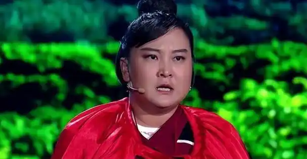 这一次消失的贾玲已经在另一条大路上越走越远