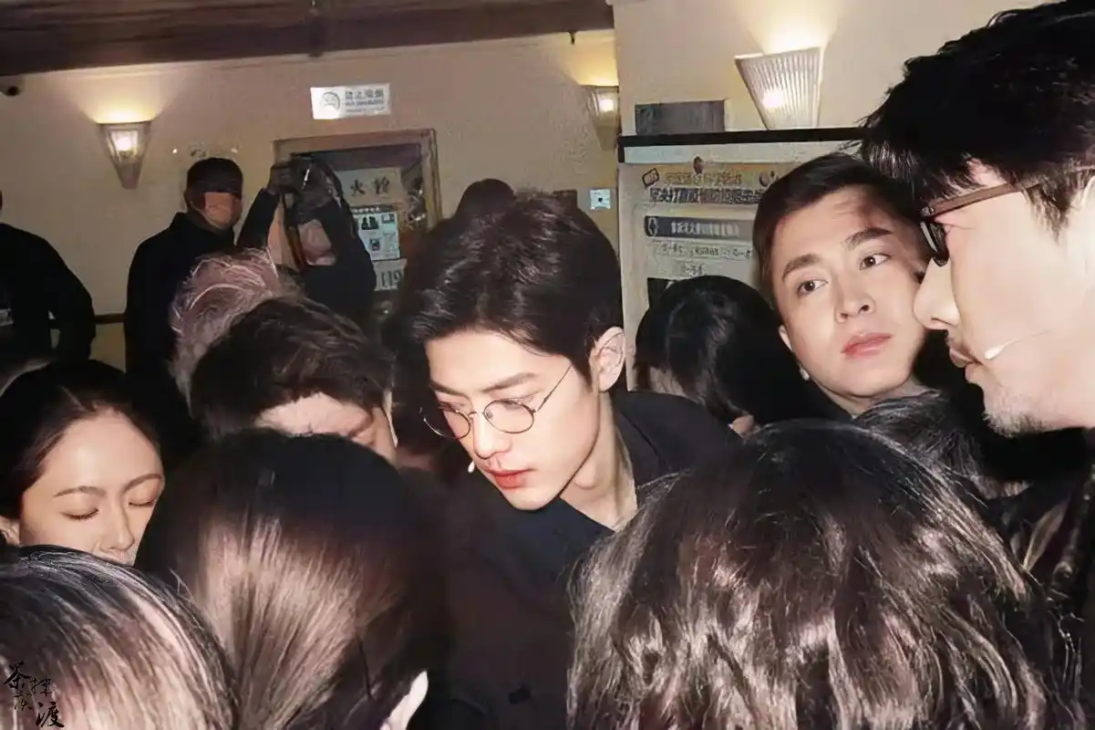 肖战壁纸/锁屏/头像 - 抖音