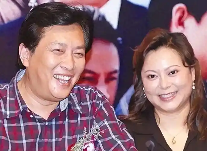 回顾唐国强和前妻孙涛离婚后娶娇妻壮丽如今风评遭网友诟病