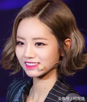 1,大脸女生剪短发发型,怎么的才能做到修颜显瘦?