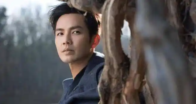 原创47岁钟汉良被吐槽变化大前一秒是大妈后一秒就用路透征服众人