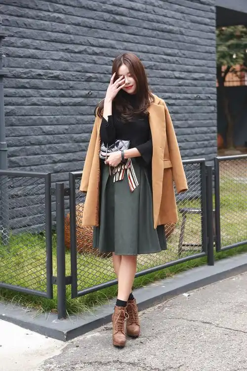 最新冬装时尚搭配-个子矮的女生穿衣搭配街拍秀