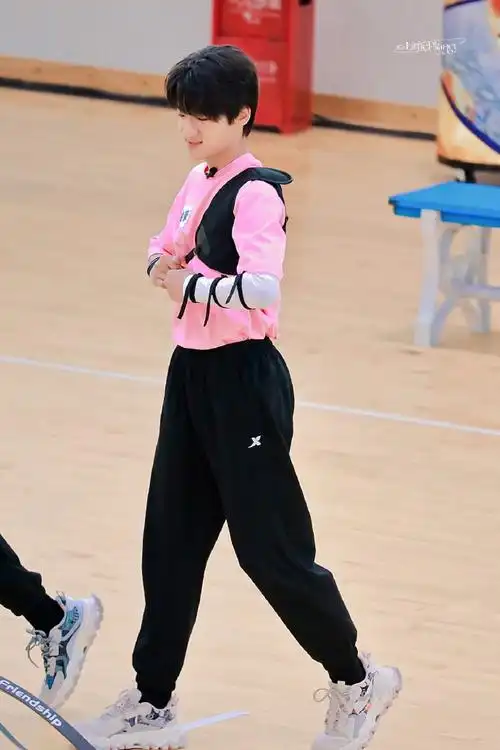 『tf家族夏季运动会』我的魔法只对你偏心我偏心就偏心·张峻豪超话