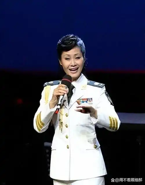 五位军旅女歌手身材丰满,长相甜美,你最喜欢谁?