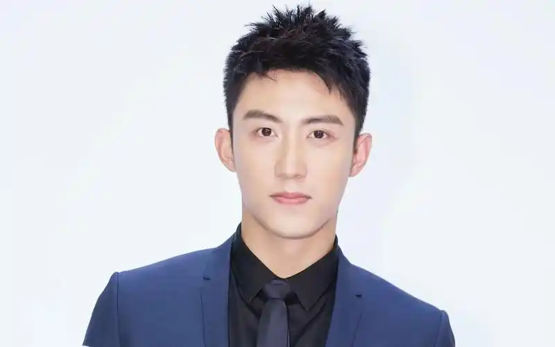 黄景瑜做人毫无遮掩,坦然处之,看似毫不走心,实则心明如镜