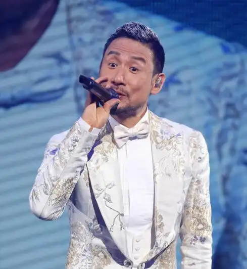 张学友评价魔岩三杰,为什么魔岩三杰被吹捧的那么厉害(演唱会抓60名