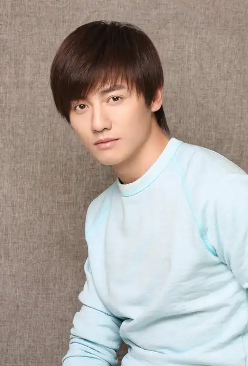 是安出演《纽约纽约》 展现90年代人物缩影