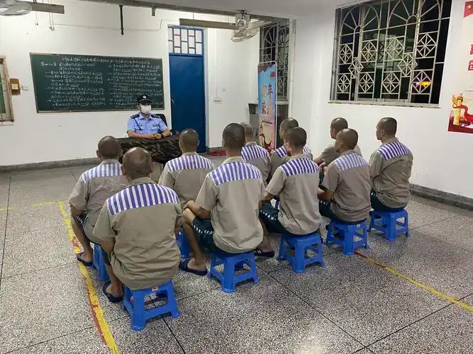 改造我省监狱上好罪犯入监第一课