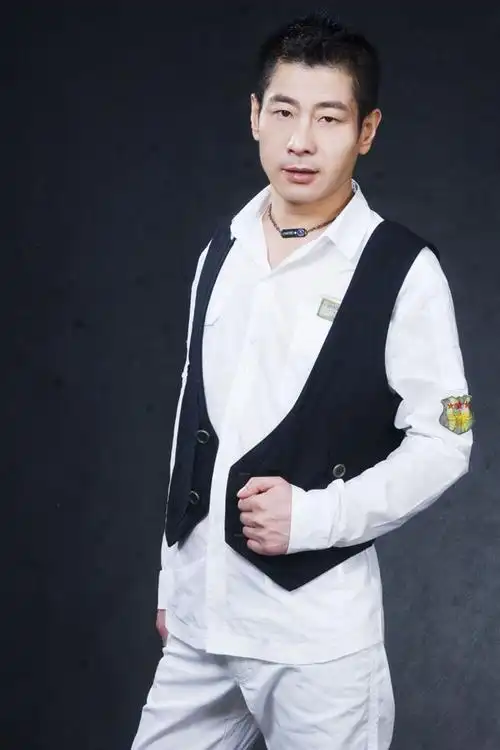 高峰个人资料_演员高峰_电视预告网; 歌手高峰爱在每一次,幸福和感动