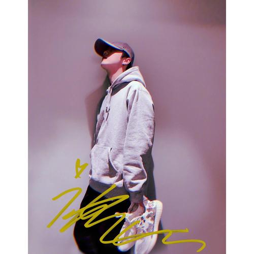 6寸鹿晗亲笔签名照片新款热门宣传照签名照33号