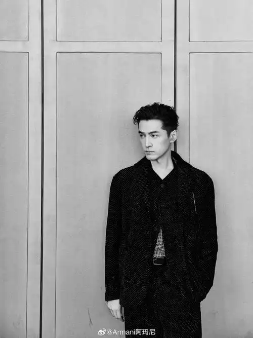 胡歌#看看最帅的阿玛尼代言人,洗洗胡歌广场上的无良营销号.