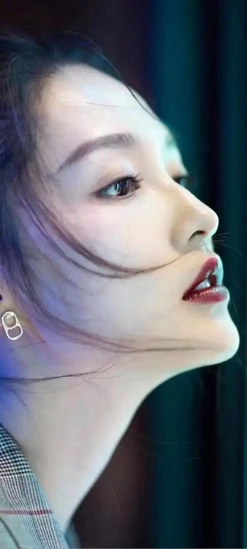 李沁,1990年9月27日出生于江苏省苏州市昆山市巴城镇